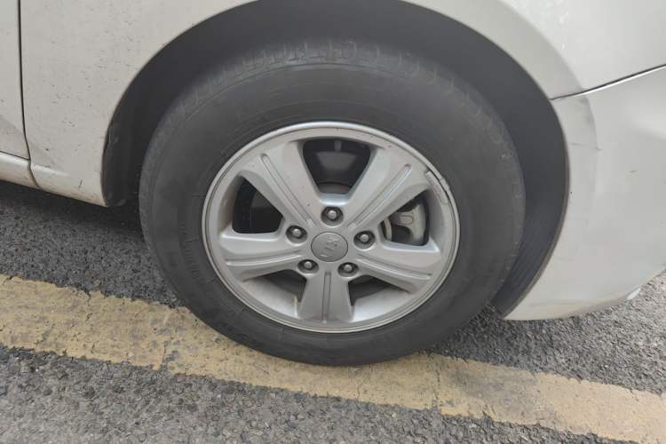 Used Kia Forte 2014 1.6L AT GL Right Front Wheel Hub