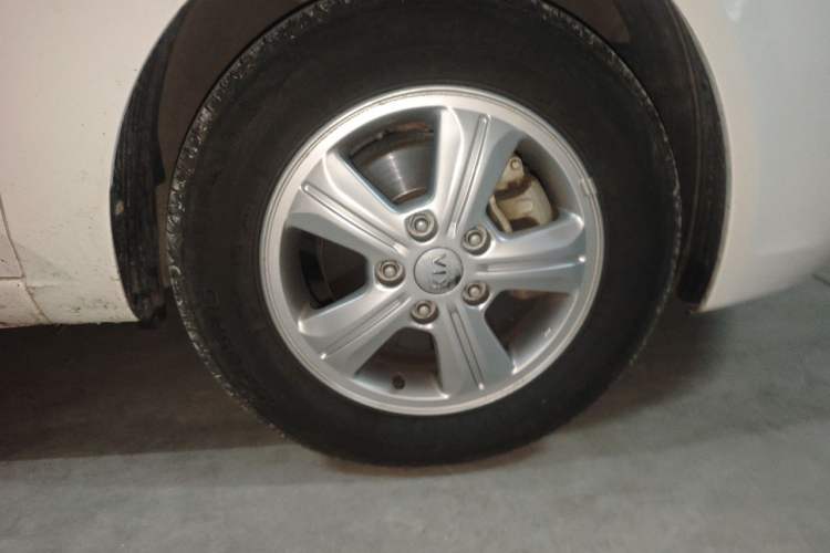 Used Kia Forte 2014 1.6L MT GL Right Front Wheel Hub