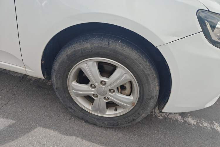 Used Kia Forte 2014 1.6L MT GL Right Front Wheel Hub