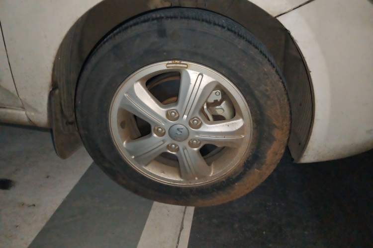 Used Kia Forte 2014 1.6L MT GL Right Front Wheel Hub