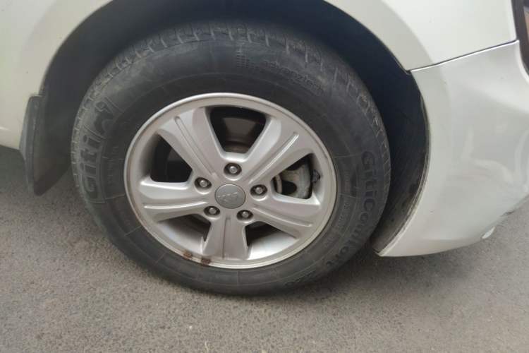 Used Kia Forte 2014 1.6L MT GL Right Front Wheel Hub