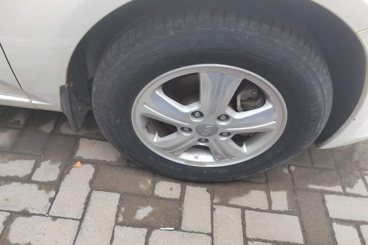 Used Kia Forte 2014 1.6L MT GL Right Front Wheel Hub