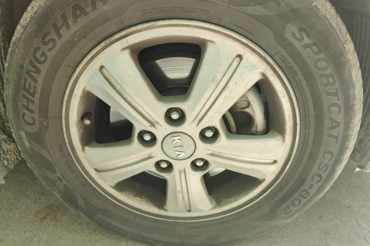 Used Kia Forte 2014 1.6L MT GL Right Front Wheel Hub