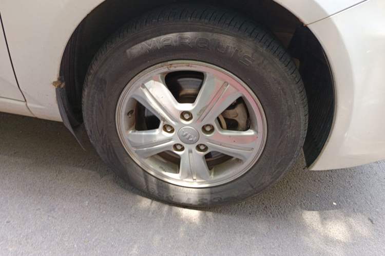 Used Kia Forte 2014 1.6L MT GL Right Front Wheel Hub