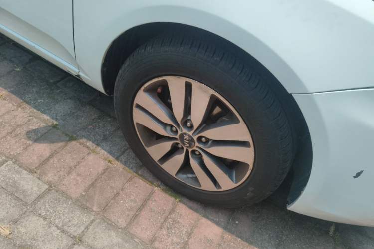 Used Kia Forte 2014 1.6L AT GLS Right Front Wheel Hub