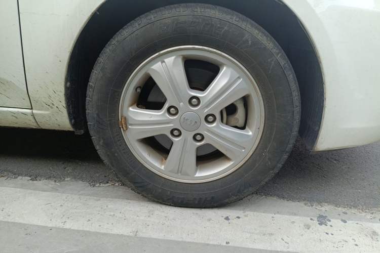 Used Kia Forte 2014 1.6L MT GL Right Front Wheel Hub