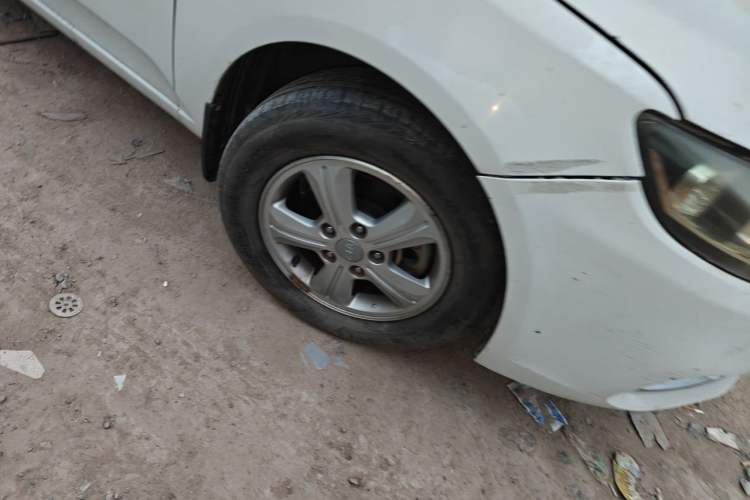 Used Kia Forte 2014 1.6L MT GL Right Front Wheel Hub