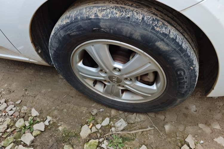 Used Kia Forte 2014 1.6L MT GL Right Front Wheel Hub