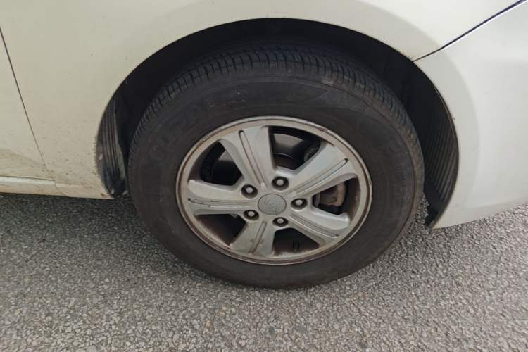Used Kia Forte 2014 1.6L MT GL Right Front Wheel Hub