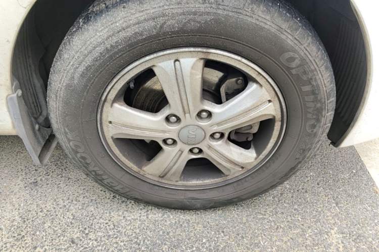 Used Kia Forte 2014 1.6L MT GL Right Front Wheel Hub