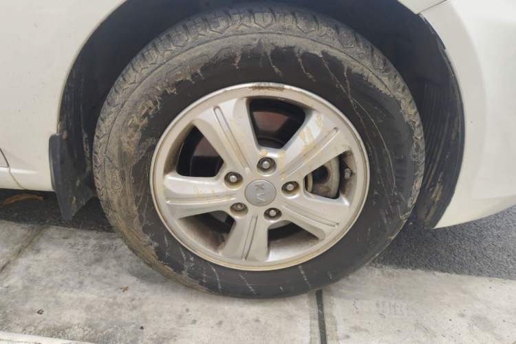 Used Kia Forte 2014 1.6L MT GL Right Front Wheel Hub