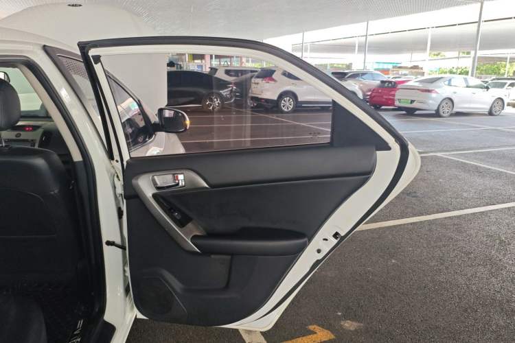 Used Kia Forte 2014 1.6L AT GLS Right Rear Door Interior