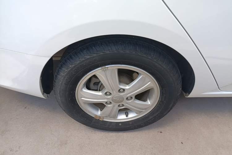 Used Kia Forte 2014 1.6L MT GL Right Rear Wheel Hub