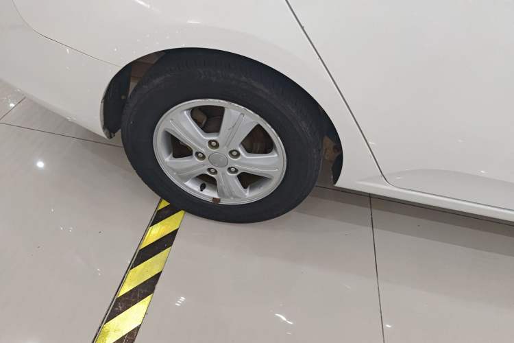 Used Kia Forte 2014 1.6L AT GL Right Rear Wheel Hub
