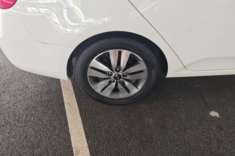 Used Kia Forte 2014 1.6L AT GLS Right Rear Wheel Hub