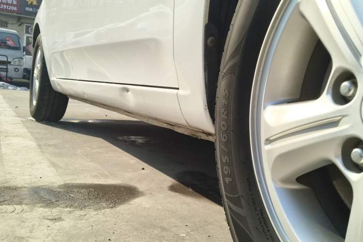 Used Kia Forte 2014 1.6L MT GL Right Side Sill