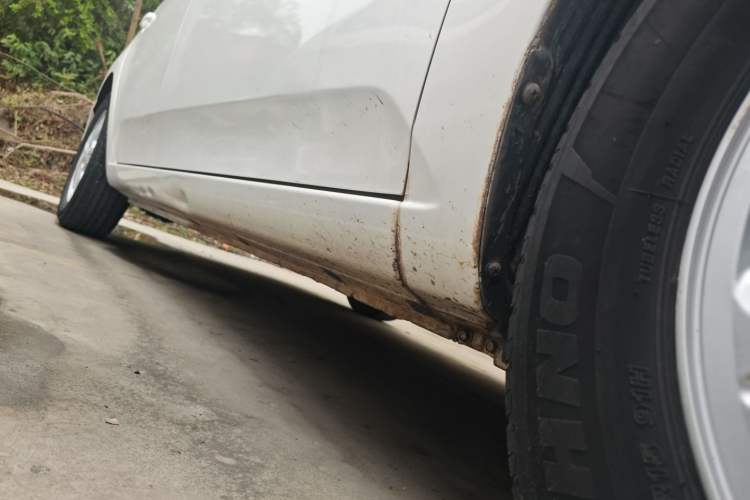 Used Kia Forte 2014 1.6L MT GL Right Side Sill