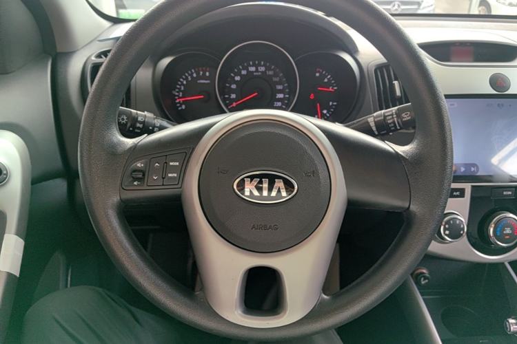 Used Kia Forte 2014 1.6L AT GL Steering Wheel