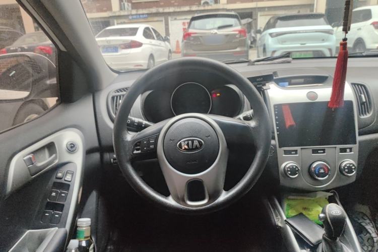 Used Kia Forte 2014 1.6L AT GL Steering Wheel