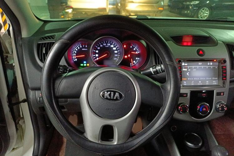 Used Kia Forte 2014 1.6L MT GL Steering Wheel