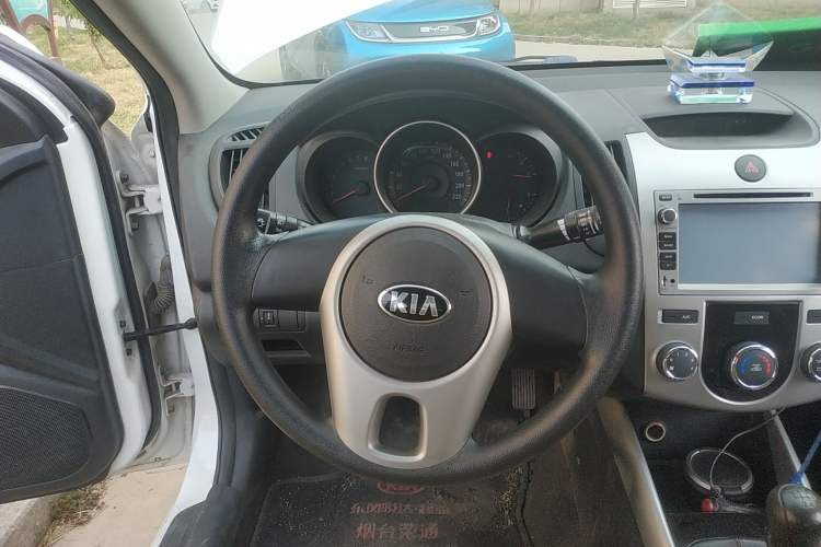 Used Kia Forte 2014 1.6L MT GL Steering Wheel