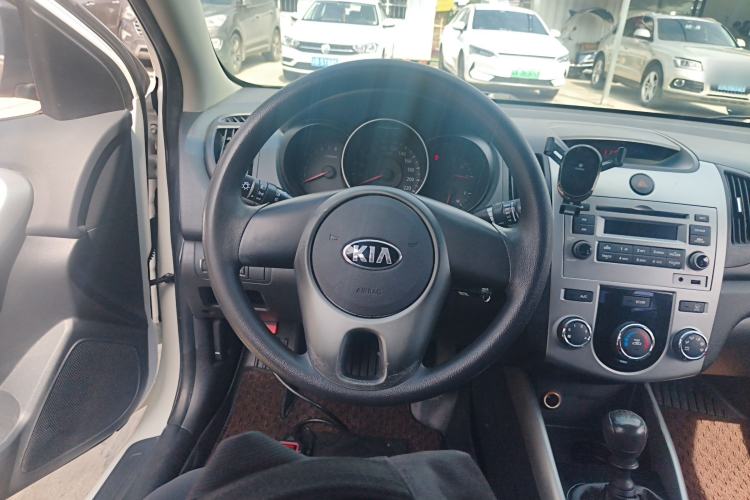 Used Kia Forte 2014 1.6L MT GL Steering Wheel
