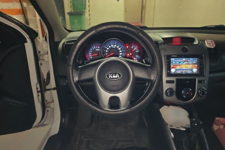 Used Kia Forte 2014 1.6L MT GL Steering Wheel