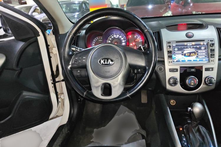 Used Kia Forte 2014 1.6L AT GLS Steering Wheel