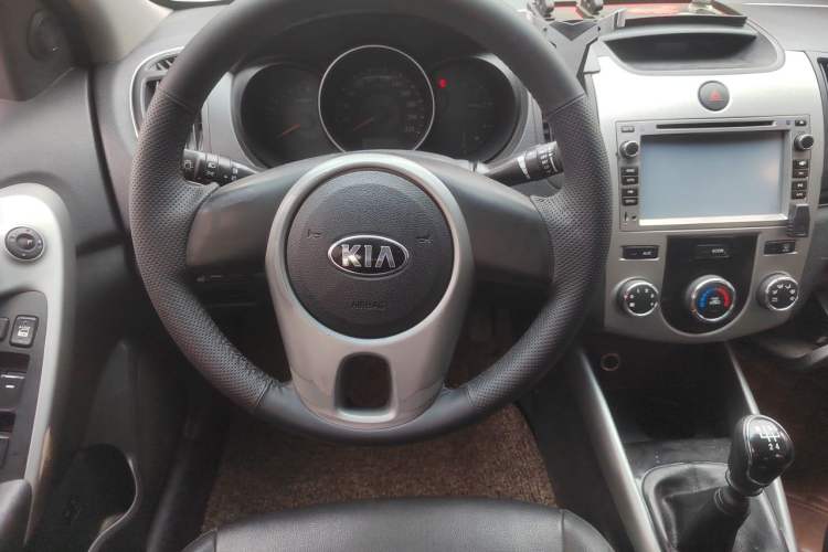 Used Kia Forte 2014 1.6L MT GL Steering Wheel