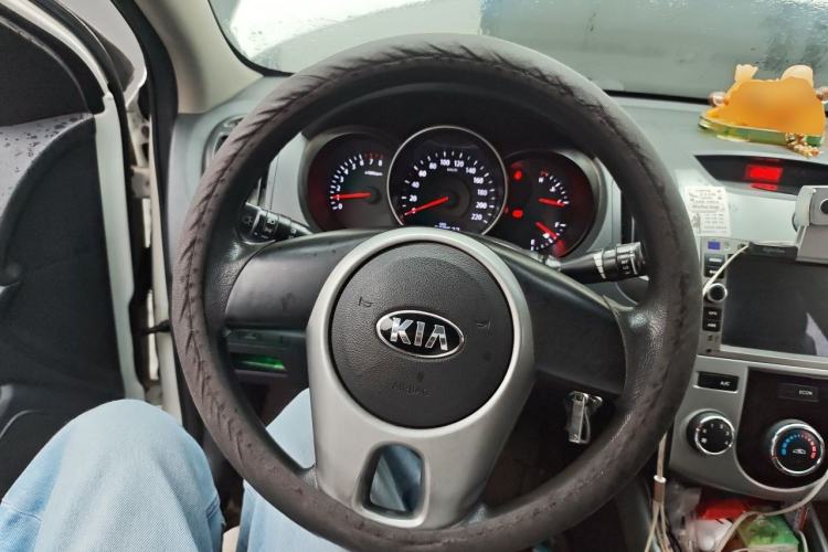 Used Kia Forte 2014 1.6L MT GL Steering Wheel