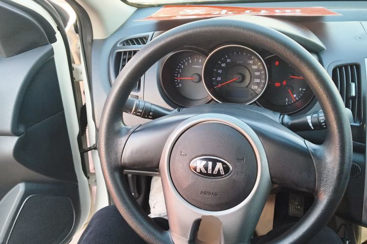 Used Kia Forte 2014 1.6L MT GL Steering Wheel