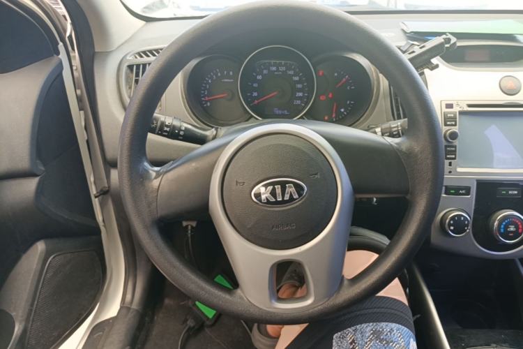 Used Kia Forte 2014 1.6L MT GL Steering Wheel