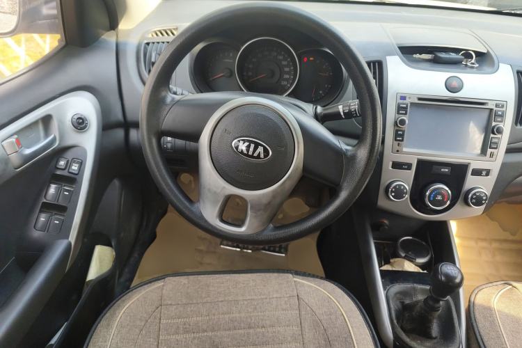 Used Kia Forte 2014 1.6L MT GL Steering Wheel