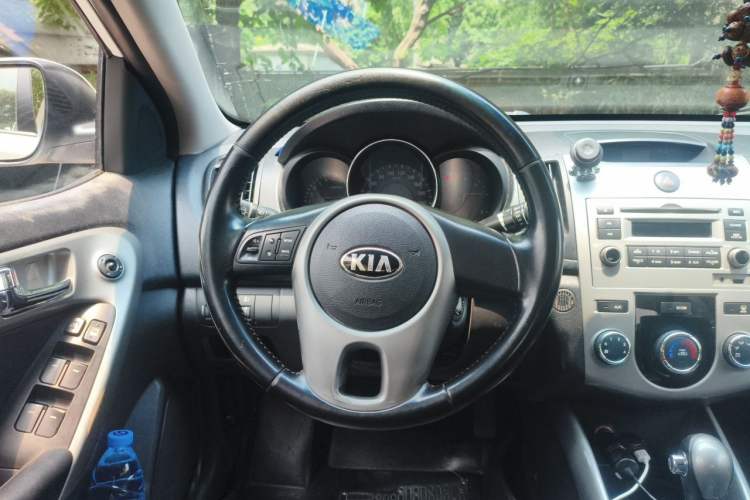 Used Kia Forte 2014 1.6L AT GLS Steering Wheel