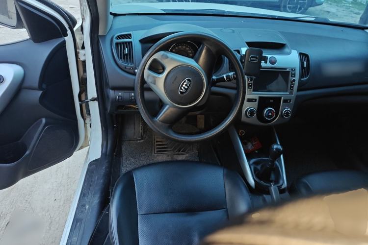 Used Kia Forte 2014 1.6L MT GL Steering Wheel