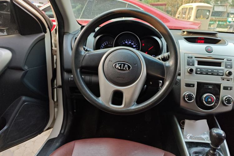 Used Kia Forte 2014 1.6L MT GL Steering Wheel