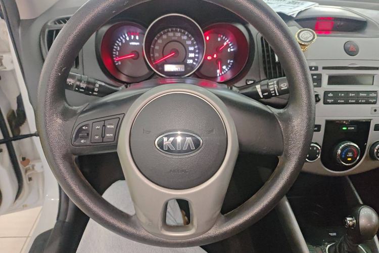 Used Kia Forte 2014 1.6L AT GL Steering Wheel
