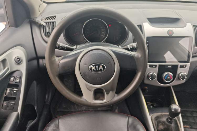 Used Kia Forte 2014 1.6L MT GL Steering Wheel