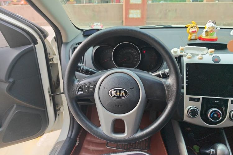 Used Kia Forte 2014 1.6L AT GL Steering Wheel