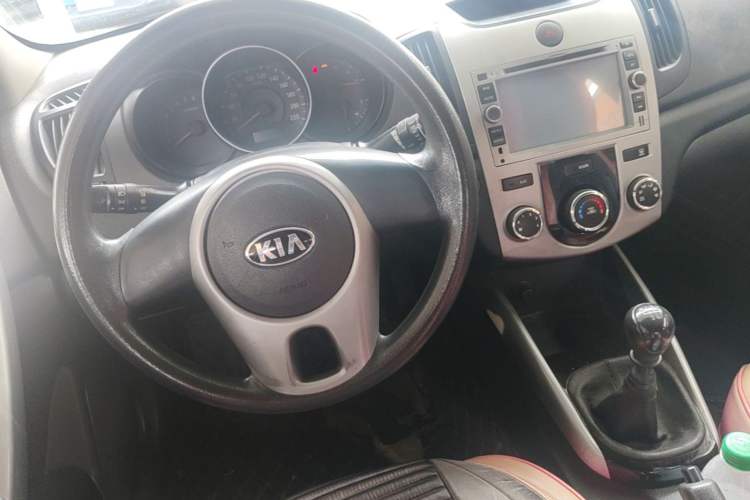Used Kia Forte 2014 1.6L MT GL Steering Wheel