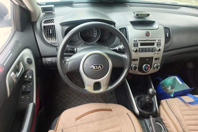 Used Kia Forte 2014 1.6L MT GL Steering Wheel