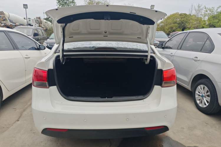 Used Kia Forte 2014 1.6L MT GL Trunk