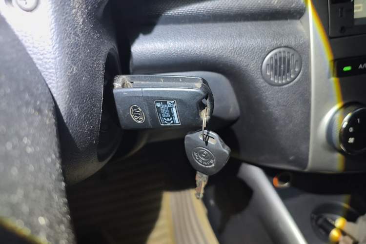 Used Kia Forte 2014 1.6L MT GL Vehicle Key