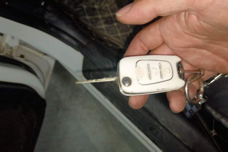 Used Kia Forte 2014 1.6L MT GL Vehicle Key