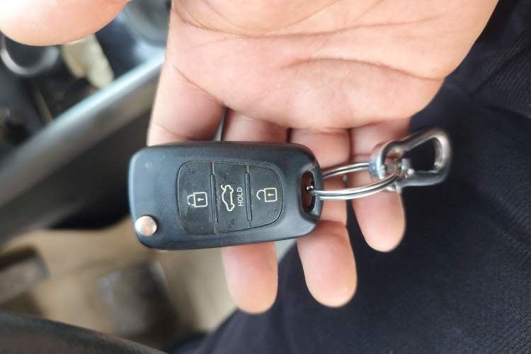 Used Kia Forte 2014 1.6L MT GL Vehicle Key