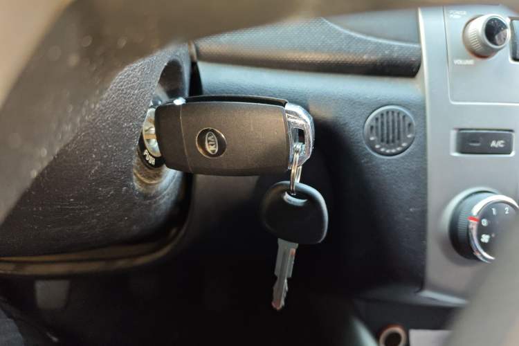 Used Kia Forte 2014 1.6L MT GL Vehicle Key