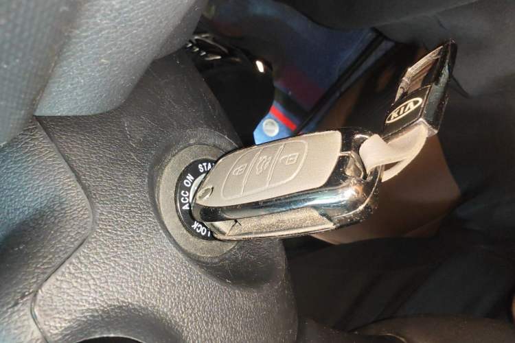 Used Kia Forte 2014 1.6L MT GL Vehicle Key