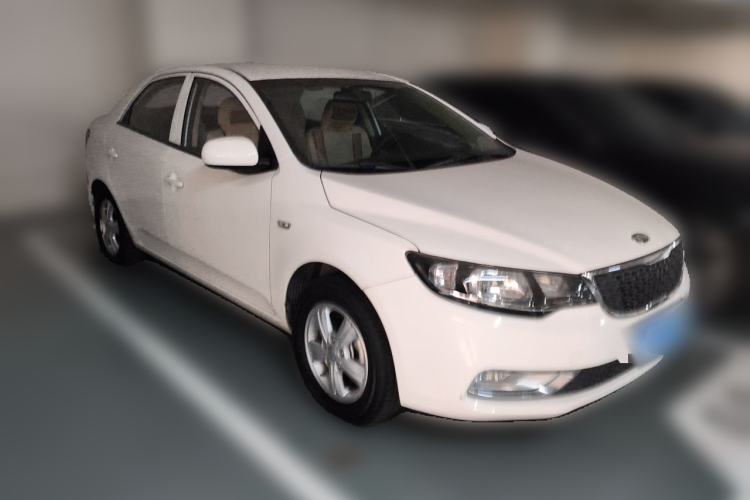 Used Kia Forte 2016 1.6L MT GL Front Right 45 Deg