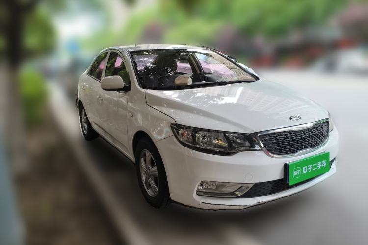 Used Kia Forte 2016 1.6L MT GL Front Right 45 Deg