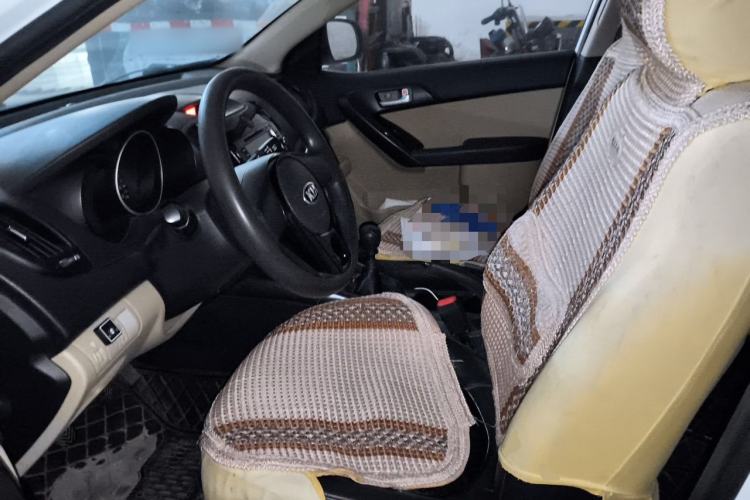 Used Kia Forte 2016 1.6L MT GL Left Front Seat